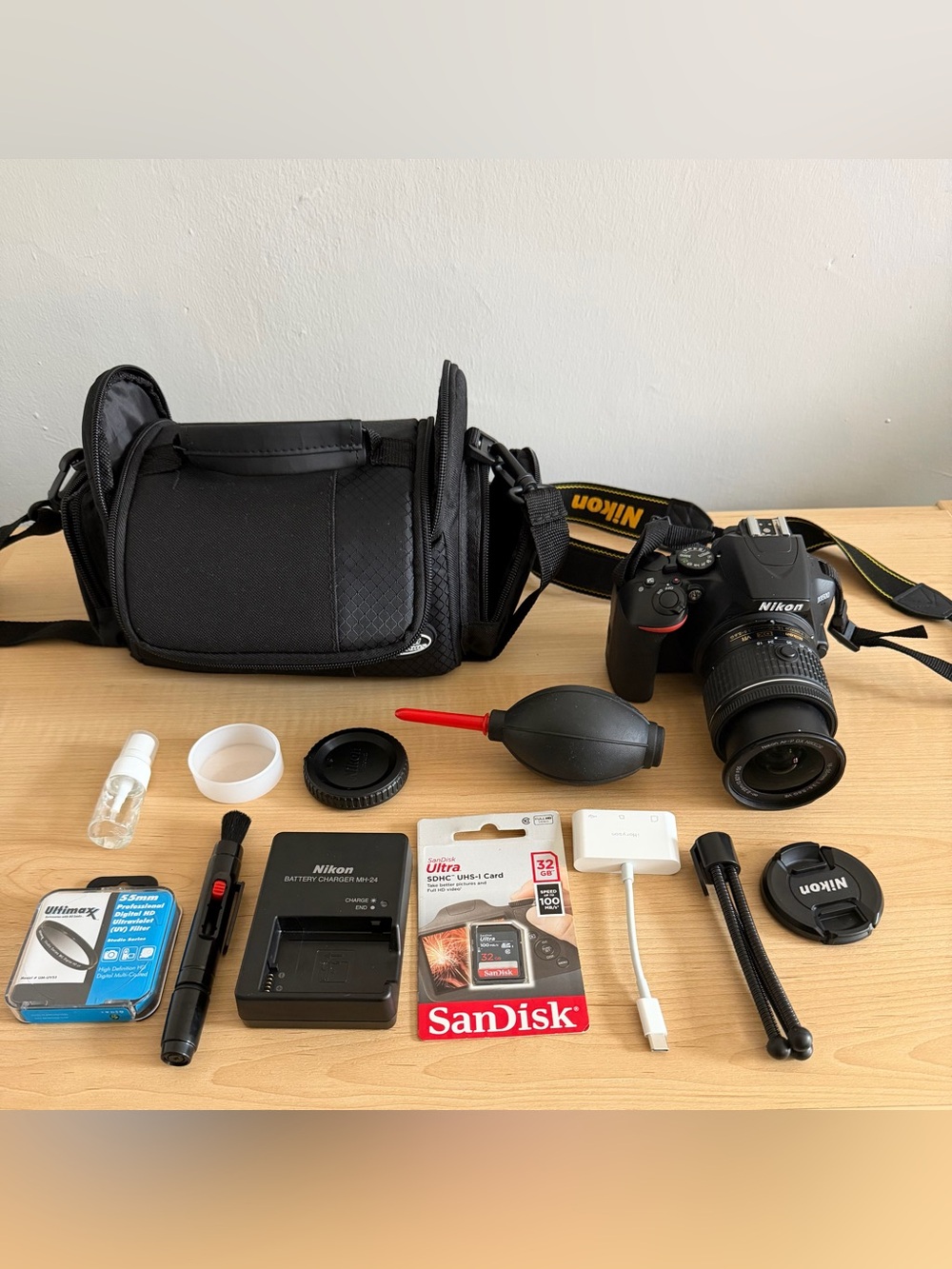 Nikon D3500 DSLR Camera Kit with Bag, SanDisk 32GB & Accessories